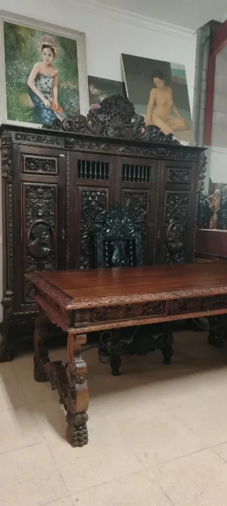 Escritorio Quijote de madera tallada