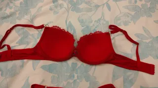 Conjunto lencería rojo 85B. Sujetador y braguita