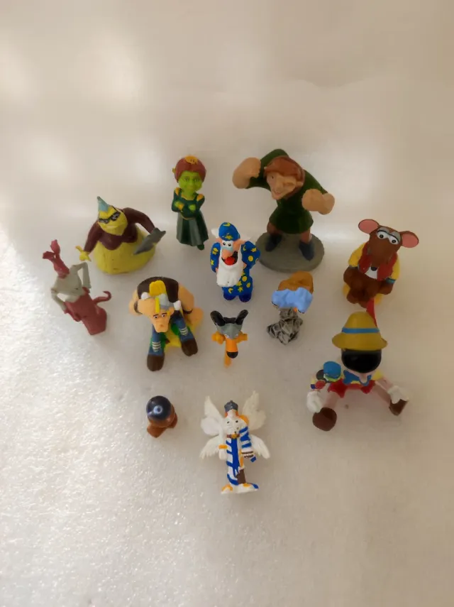 Bonitas y famosas figuritas varias