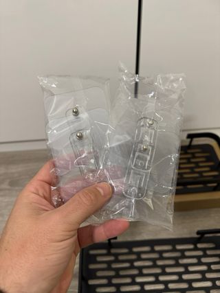 Estanterías de metal negras