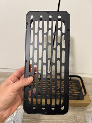 Estanterías de metal negras