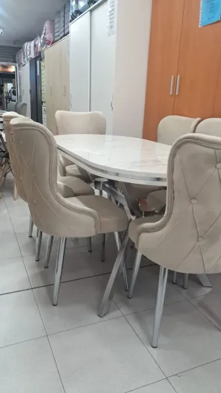 Mesa de comedor con 6 sillas