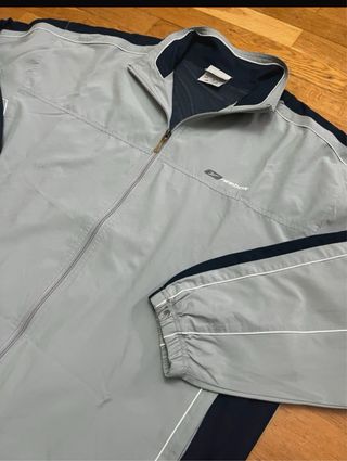 Chaqueta Reebok Vintage Gris y Negra