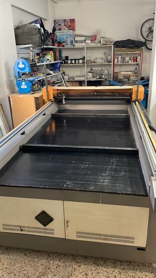 Máquina de corte láser industrial