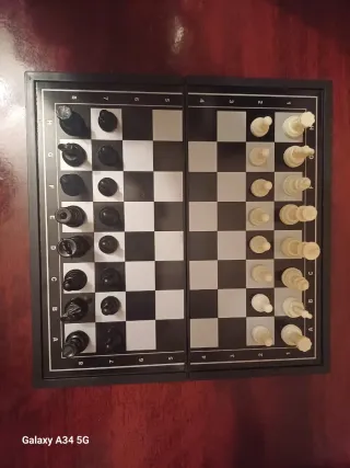 Lote de 5 Juegos de Mesa: Monopoly, Gestos, Tic Ta