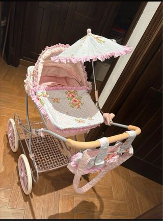 Coche muñecas/Nenuco+ accesorios y tabla planchar