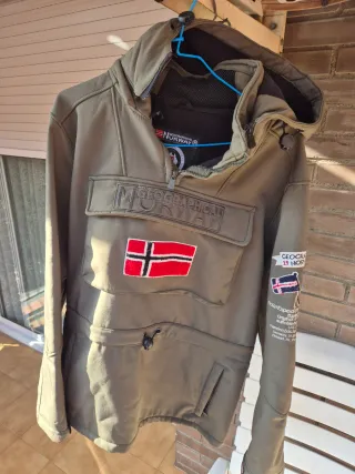 Anorak Geographical Norway verde