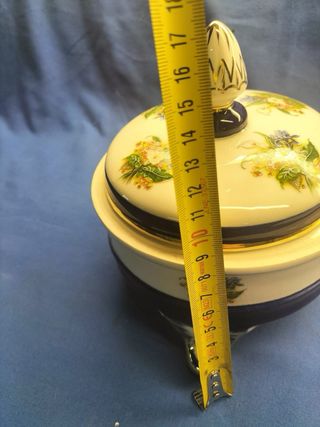 Bomboneira Porcelana Florais Pés Dourados