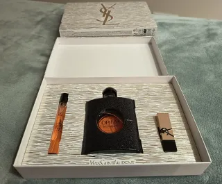 Set Yves Saint Laurent Black Opium Perfume y Labia