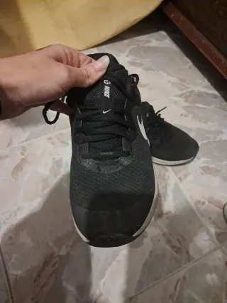 Zapatillas Nike Negras y Blancas