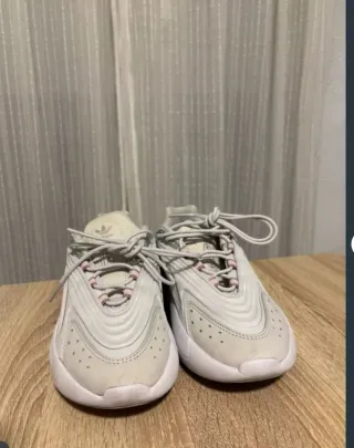 Adidas Ozelia Mujer Gris Blanco