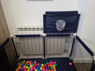 Parque infantil con piscina de bolas