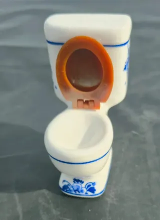 Miniatura ceramica per casa delle bambole