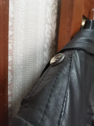 Trench in pelle vintage con imbottitura