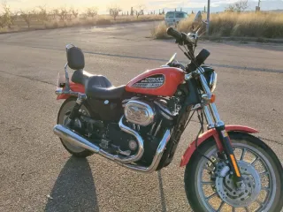 Harley Davidson Sportster 883 R Roja