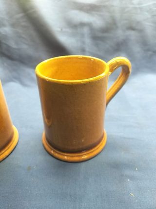 Lote 2 Canecas Faiança Vidrada Amarela