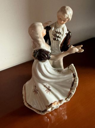 Figura porcelana pareja bailando