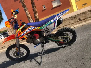 Moto de Cross Rebel Master