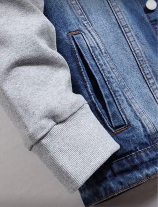 Chaqueta vaquera con capucha gris y azul