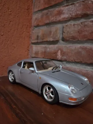 Porsche 911 1993 Escala 1:18