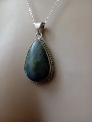 Collana con pendente labradorite naturale
