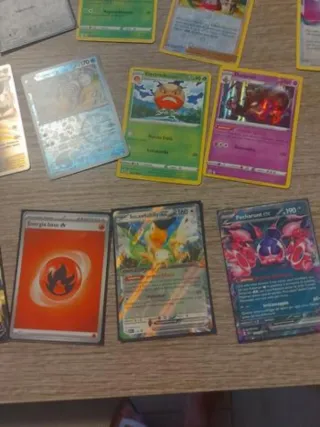 Lotto carte Pokémon: comuni e rare