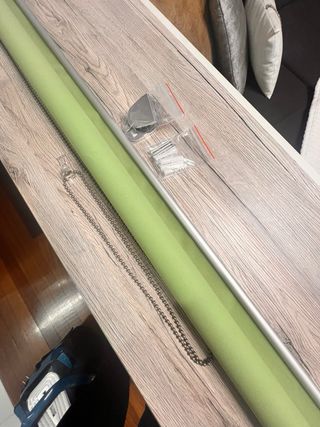 Estor enrollable verde translúcido