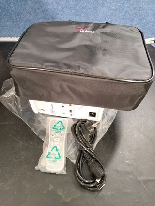 Proyector Optoma EH200ST DLP 1080p 3000 lúmenes