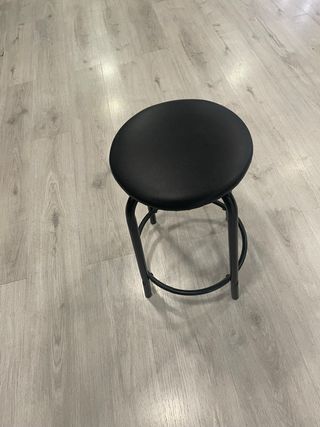 Taburete negro asiento polipiel