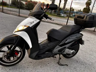 Peugeot 250cc Scooter