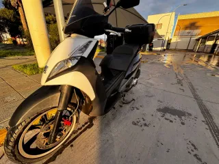 Peugeot 250cc Scooter