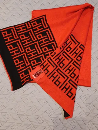 Bufanda Pedro del Hierro Roja y Negra