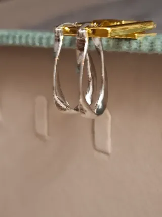 Aretes plateados ovalados 3 cm