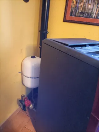 Caldera estufa de pellets Edil Kamin Roja