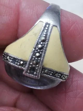 Anillo Plata 925 con Circonitas. Le faltan algunas