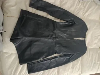 Mono cuero Bershka negro