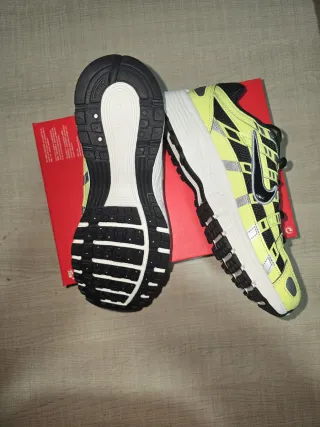Zapatillas Nike P-6000 Unisex Amarillo/Negro