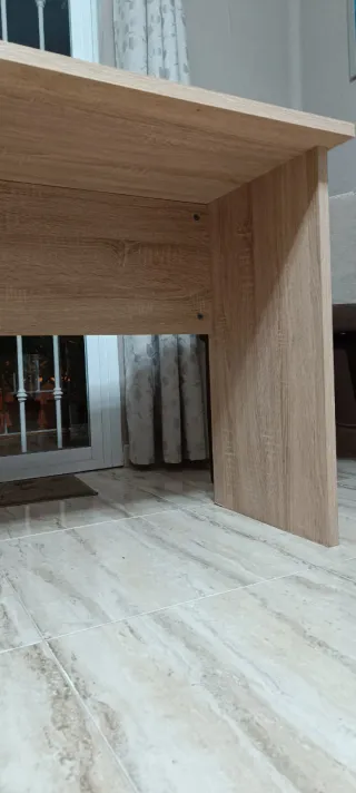 Escritorio robusto en buen estado