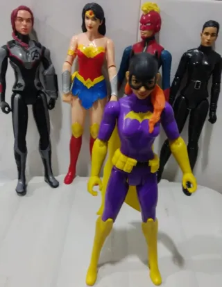 Lote Figuras CHICAS Superhéroes Marvel/DC Grandes