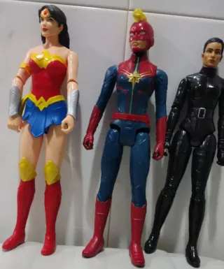 Lote Figuras CHICAS Superhéroes Marvel/DC Grandes