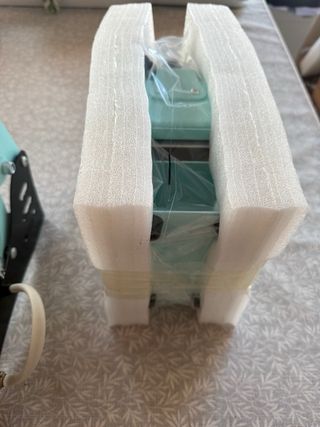 Prensa VEVOR para tazas, botellas y gorras.