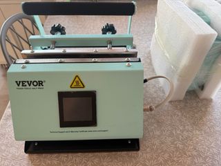 Prensa VEVOR para tazas, botellas y gorras.