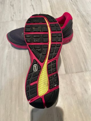 Zapatillas Nike grises y rosas Talla 38