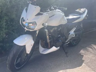 Kawasaki Z750 2006 limitada a 25 kW en papeles