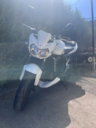 Kawasaki Z750 2006 limitada a 25 kW en papeles