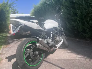 Kawasaki Z750 2006 limitada a 25 kW en papeles