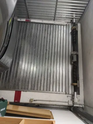 Cerramiento y puerta enrollable garaje