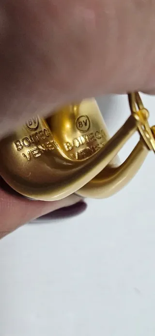 Dos pares de pendientes