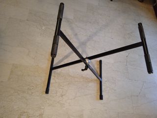 Tastiera elettronica  Yamaha YPT-200 con supporto