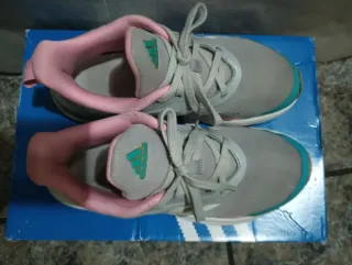 Zapatillas Adidas Grises y Rosas